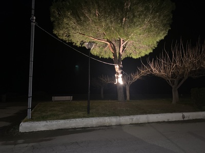 Καμένες λάμπες Πευκί