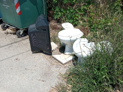 Μπάζα στα σκουπιδια