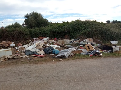 Μπαζα σκουπιδια