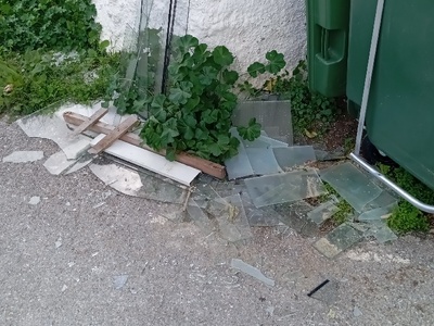 Σπασμένα τζάμια