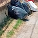 σκουπίδια κοντα στην εκκλησία
